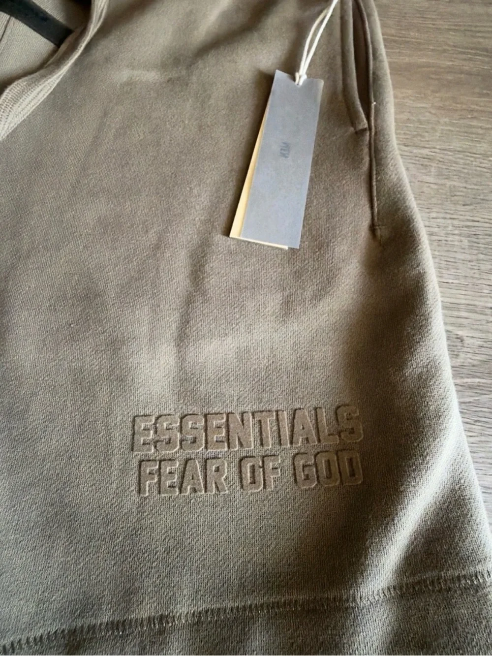 ESSENTIALS Fear of God Drawstring Shorts Wood Color - Picture 2 of 2